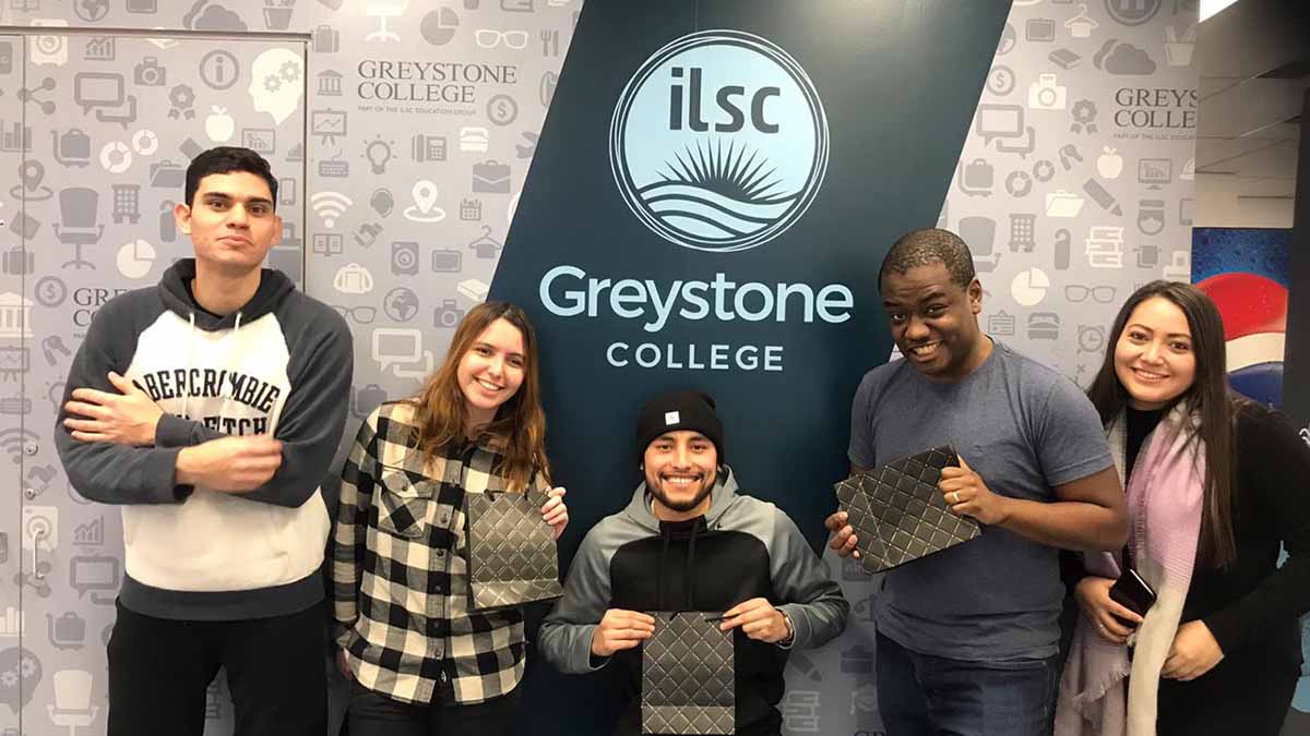 สถาบันการศึกษาในต่างประเทศ