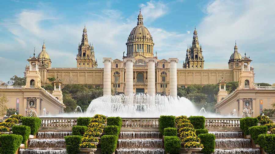 สถาบันการศึกษาในสเปน