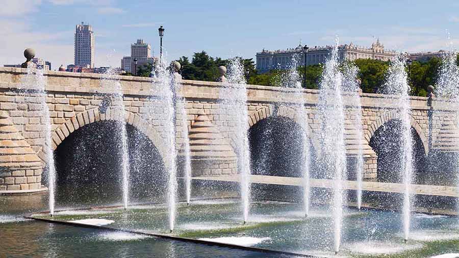 สถาบันการศึกษาในสเปน